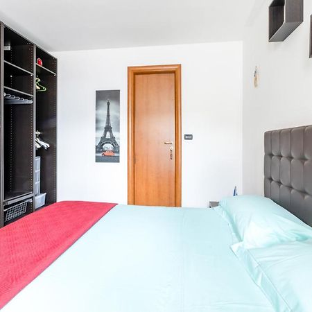 Lecce Colorful Flat With Terrace & Parking Apartment Ngoại thất bức ảnh
