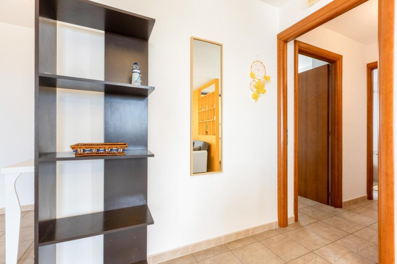 Lecce Colorful Flat With Terrace & Parking Apartment Ngoại thất bức ảnh