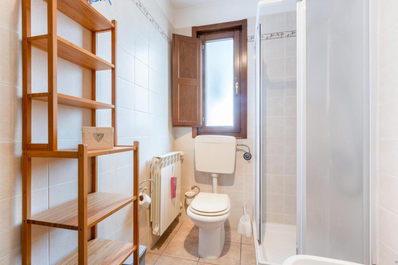 Lecce Colorful Flat With Terrace & Parking Apartment Ngoại thất bức ảnh