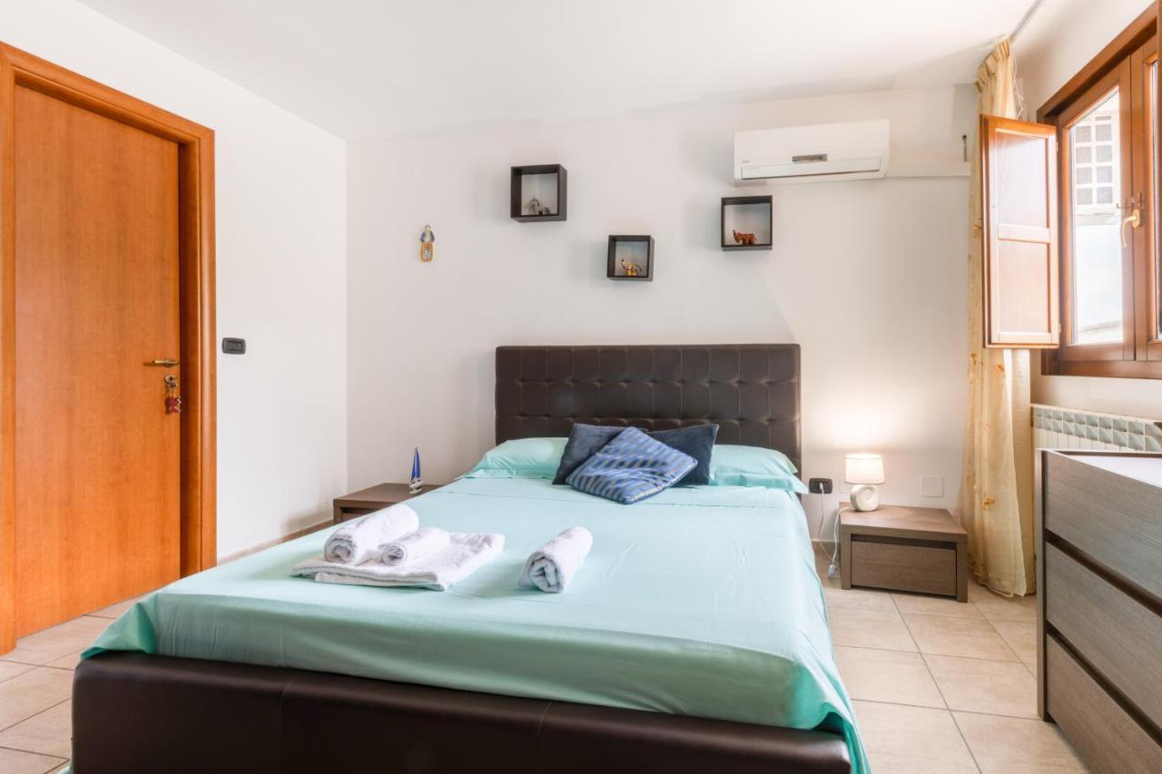 Lecce Colorful Flat With Terrace & Parking Apartment Ngoại thất bức ảnh