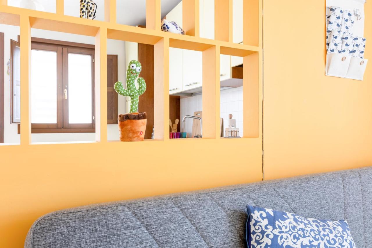 Lecce Colorful Flat With Terrace & Parking Apartment Ngoại thất bức ảnh